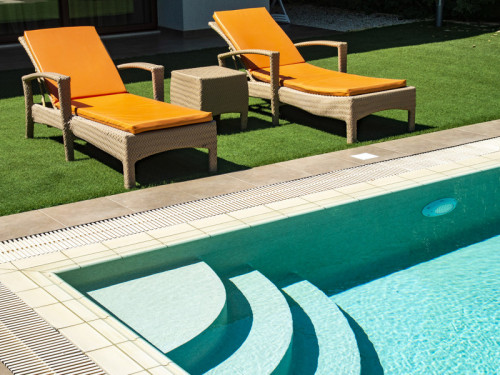 5 etapas para uma água de piscina clara e límpida